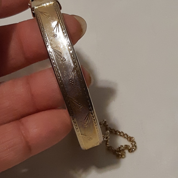 Vintage Clamp Bracelet With Safety Chain Lock, Gold Tone Megerments are in photo - Picture 4 of 9